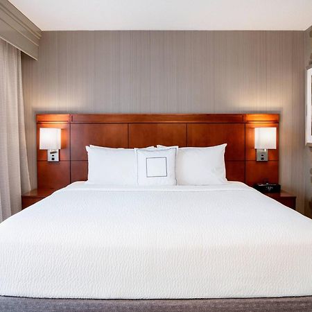 Courtyard By Marriott Edmonton West Hotel Exterior photo