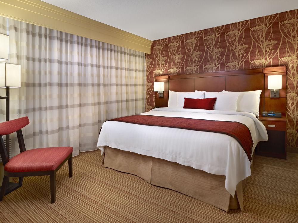 Courtyard By Marriott Edmonton West Hotel Exterior photo