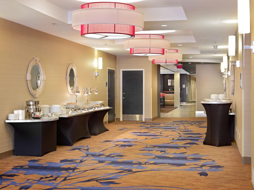 Courtyard By Marriott Edmonton West Hotel Restaurant photo