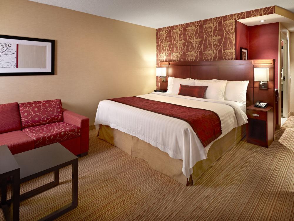 Courtyard By Marriott Edmonton West Hotel Exterior photo
