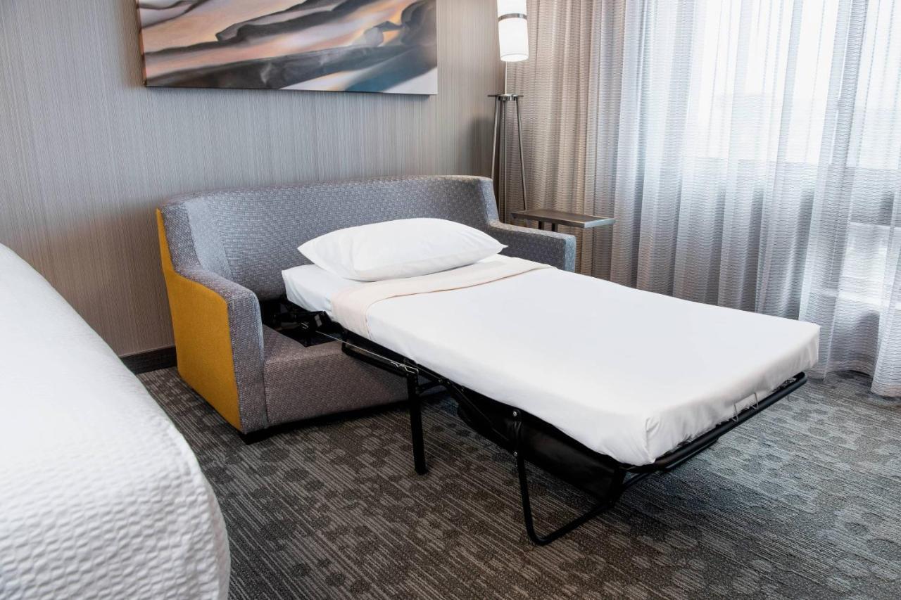 Courtyard By Marriott Edmonton West Hotel Exterior photo