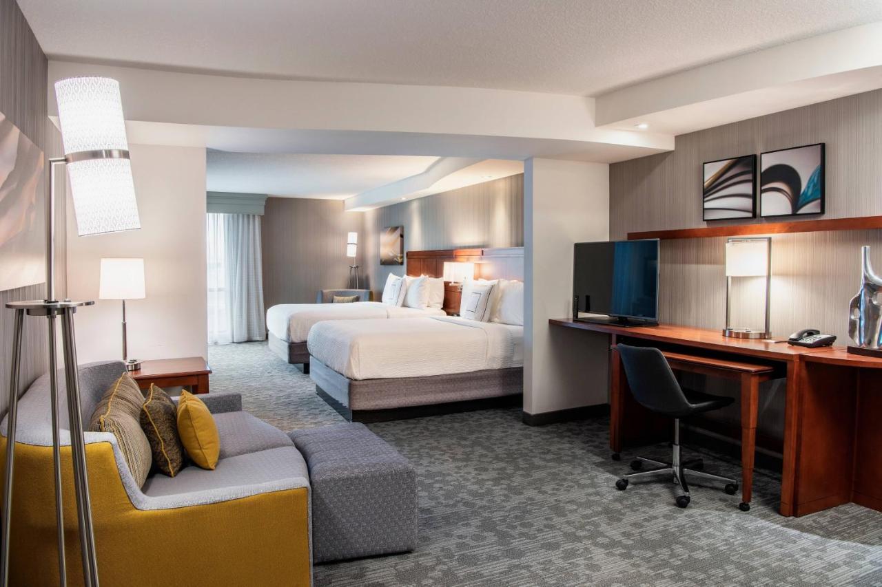 Courtyard By Marriott Edmonton West Hotel Exterior photo