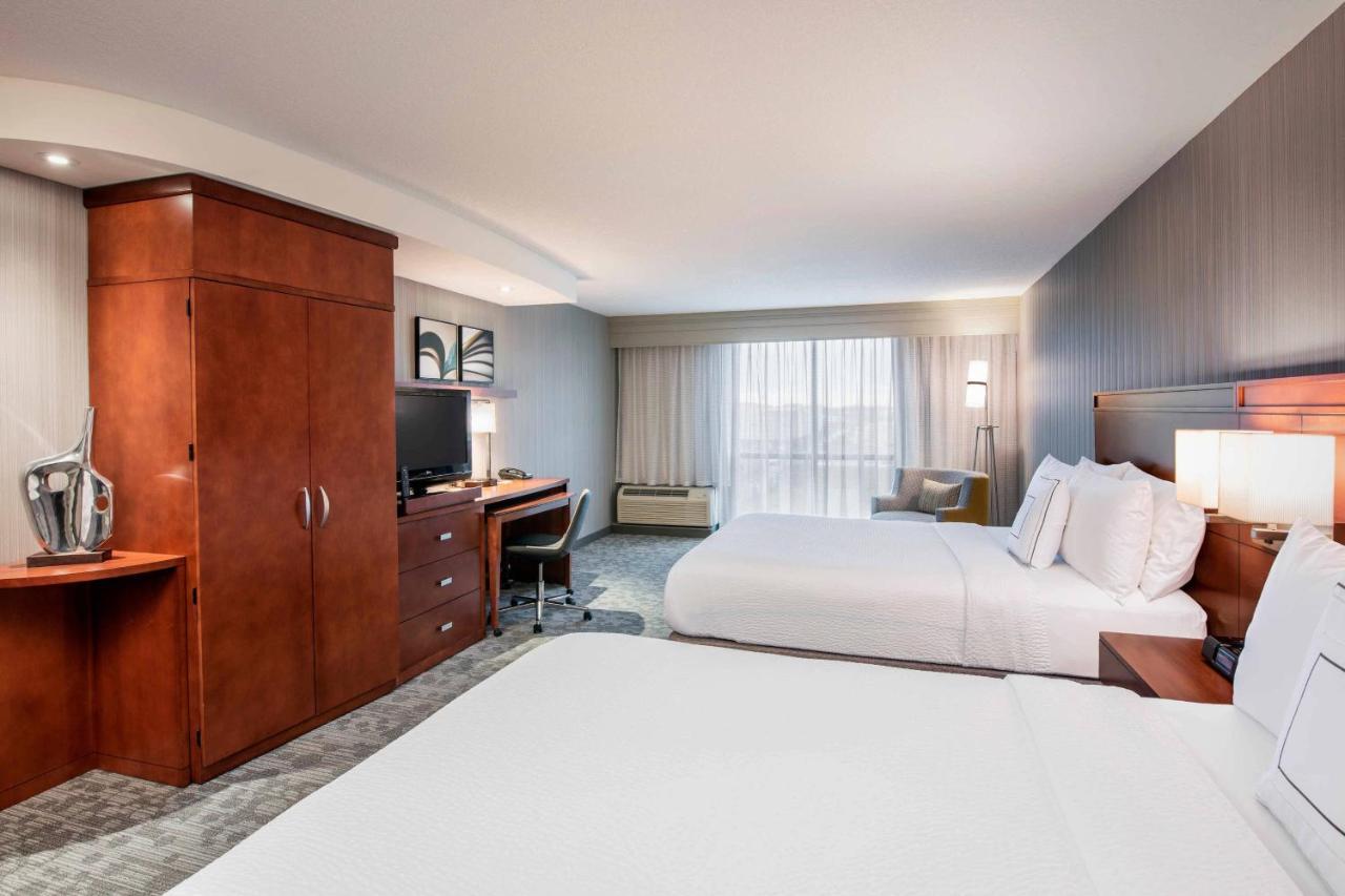 Courtyard By Marriott Edmonton West Hotel Exterior photo