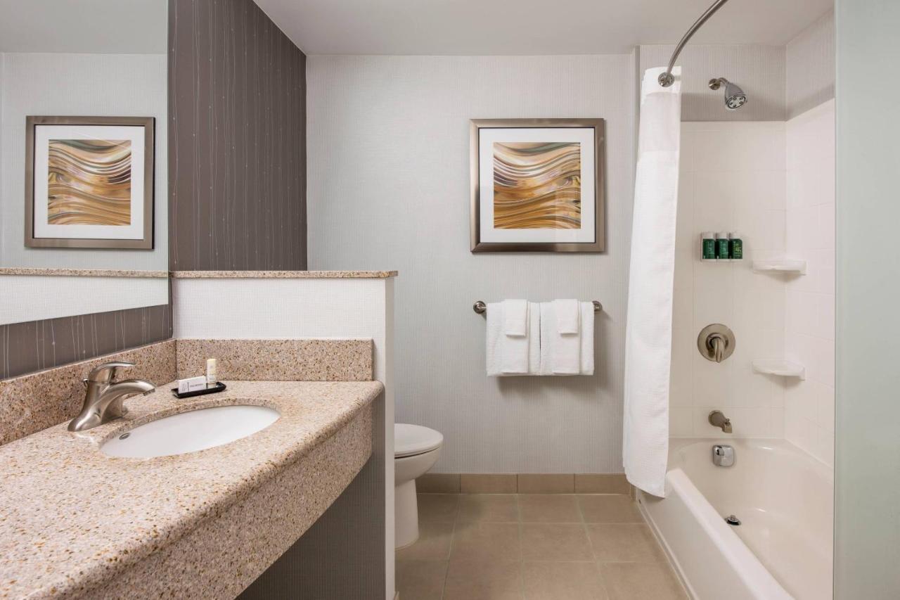 Courtyard By Marriott Edmonton West Hotel Exterior photo