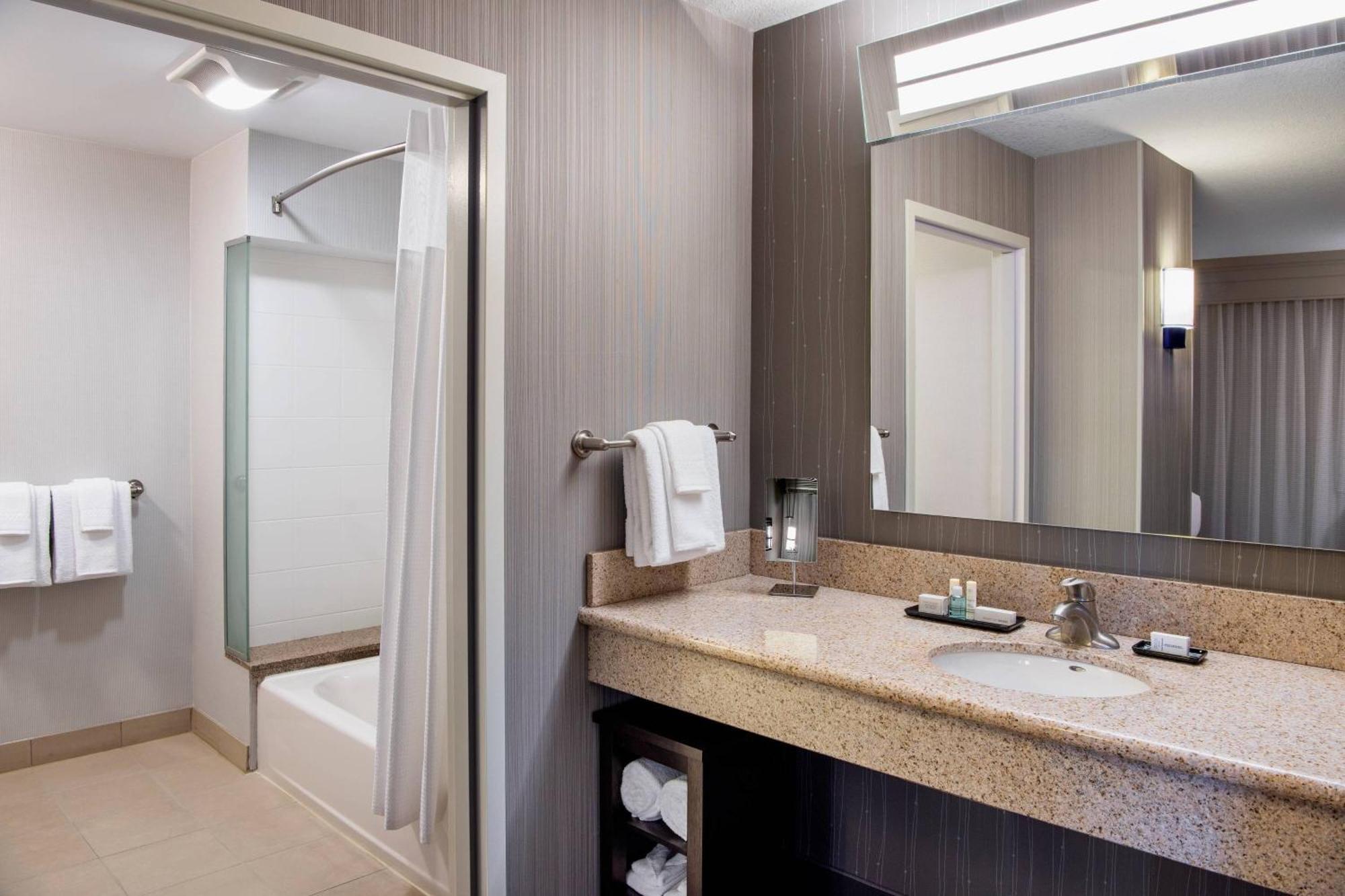 Courtyard By Marriott Edmonton West Hotel Exterior photo