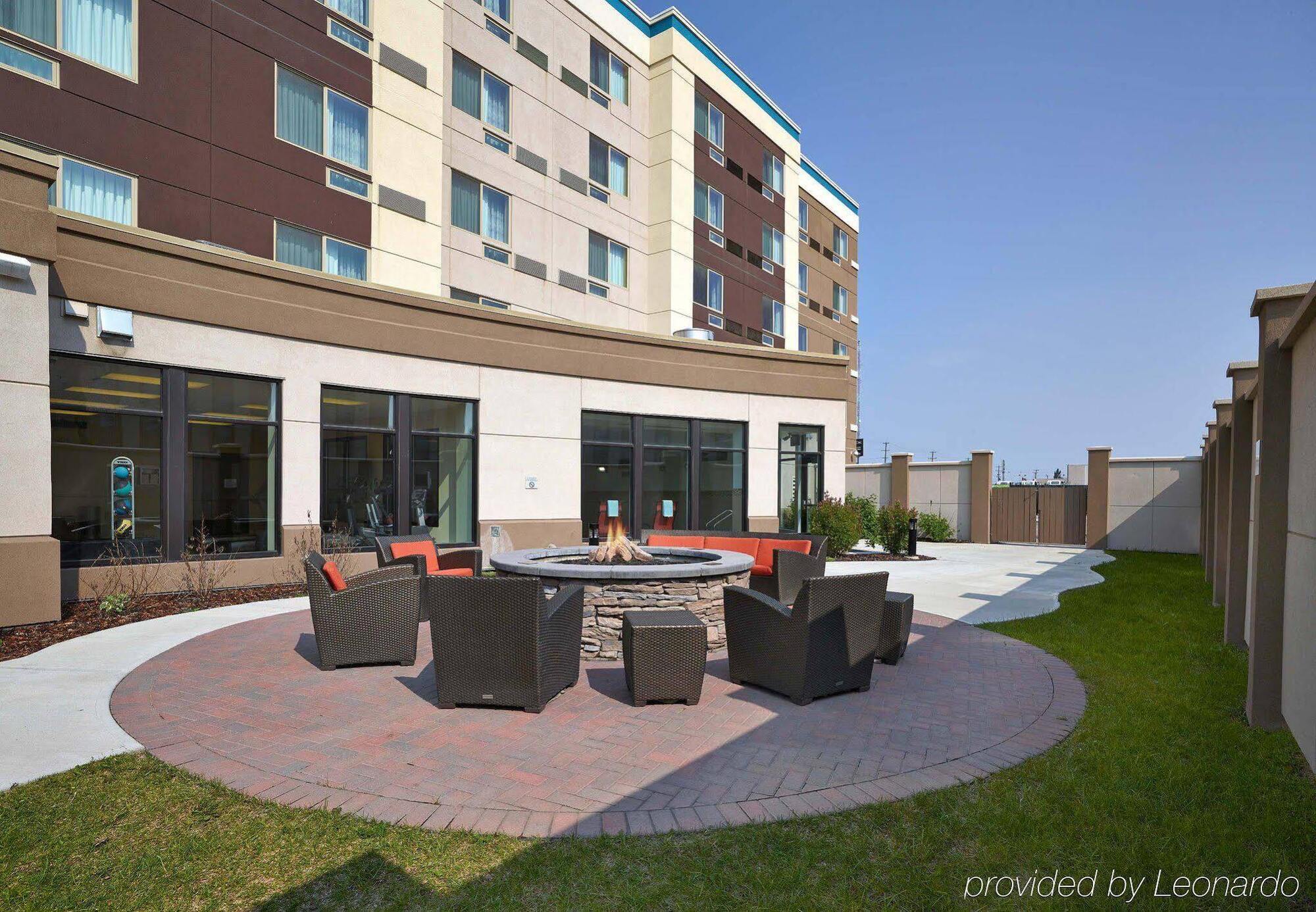 Courtyard By Marriott Edmonton West Hotel Exterior photo